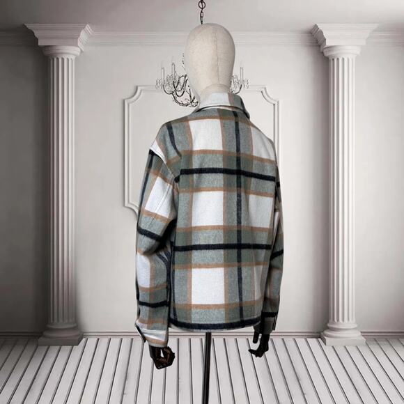 Women's ZARA Patch Pocket Plaid Overshirt (Ecru Green S) - Picture 4 of 7